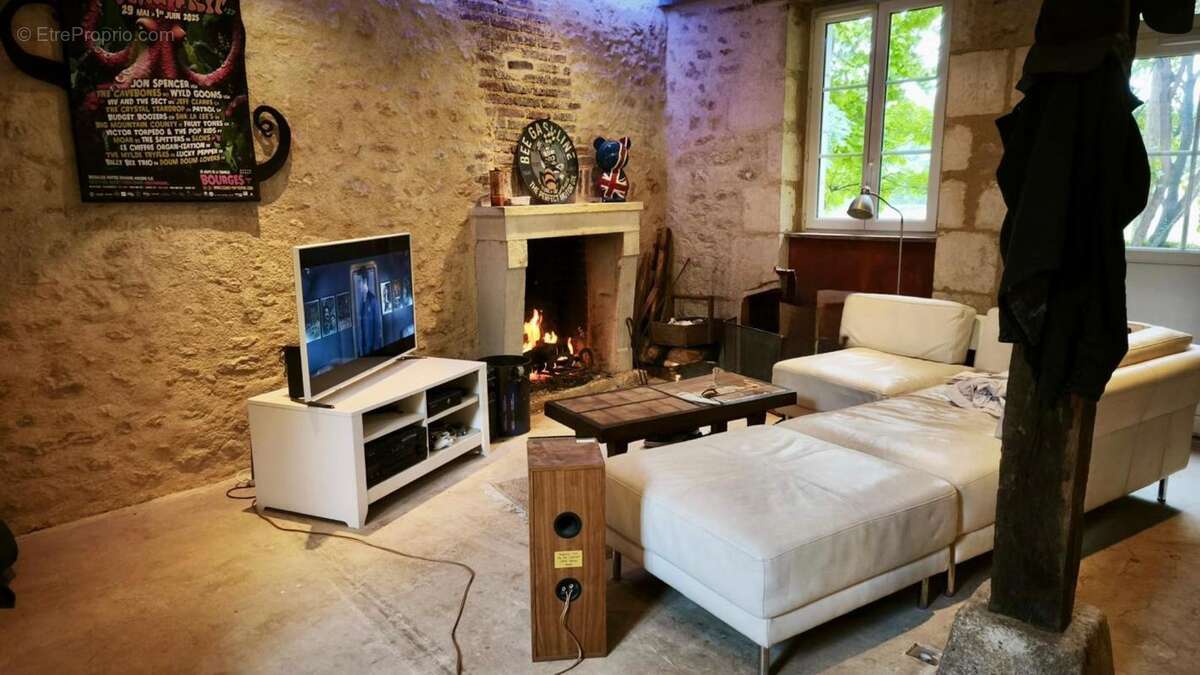 Maison à MOULINS-SUR-YEVRE