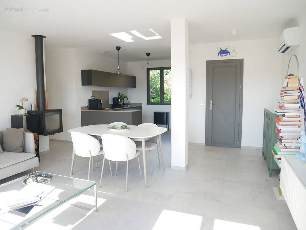 Appartement à VENELLES