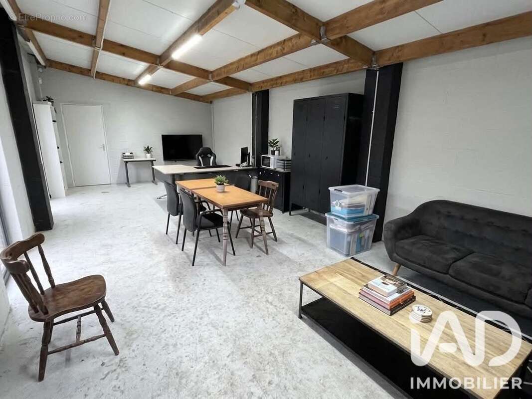 Parking 477 m² à Douchy-Les-Mines  - photo 2