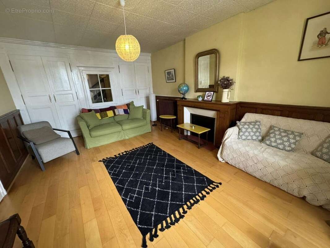 Maison à CHATEAUPONSAC