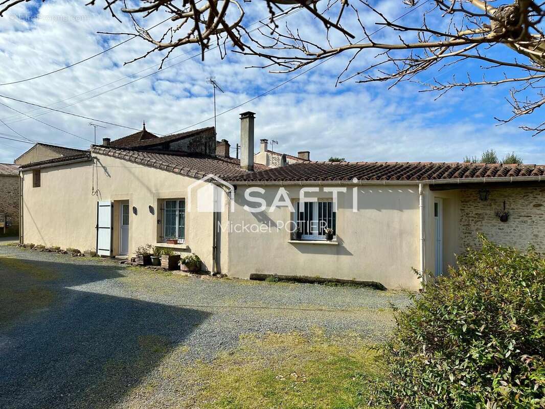 Maison 120 m² à Moutiers-Sur-Le-Lay  - photo 2