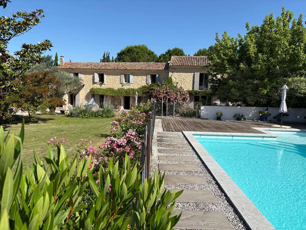 Maison à PERNES-LES-FONTAINES