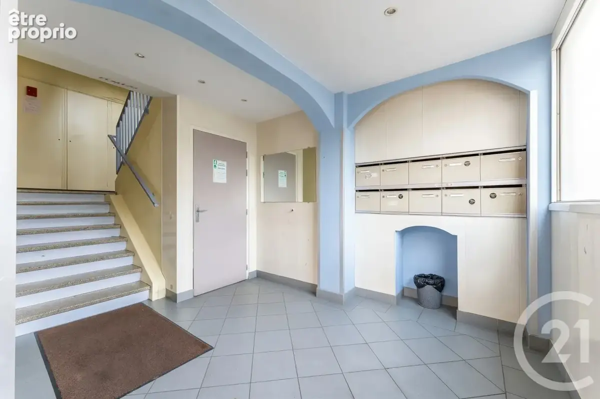 Appartement 4 pièces 77 m² à vendre à Saint-Priest (69800) - photo 9