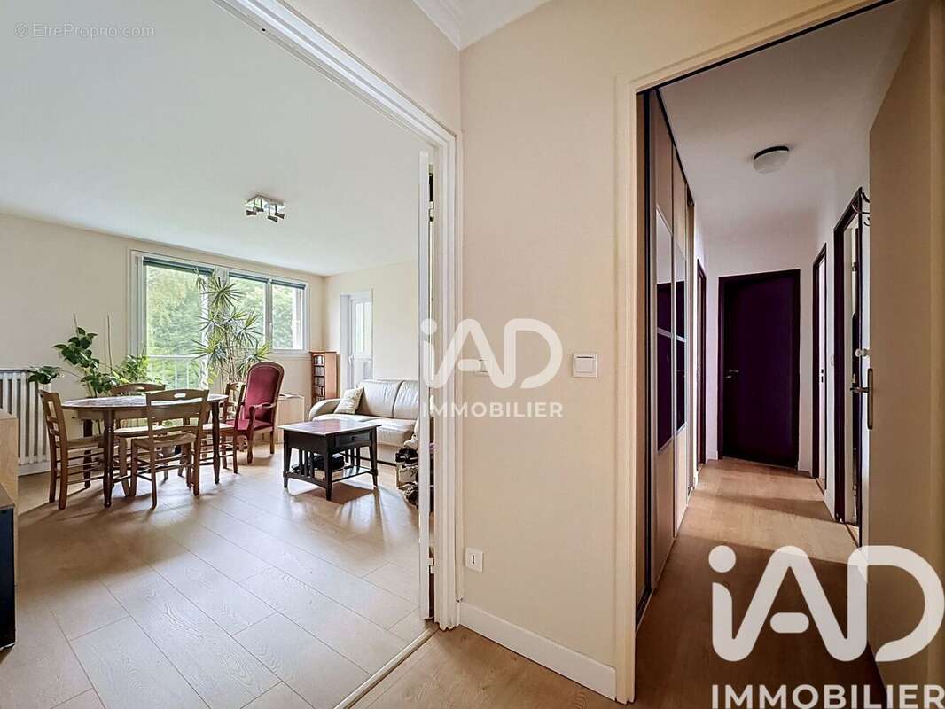 Photo 3 - Appartement à SAINT-CYR-L'ECOLE