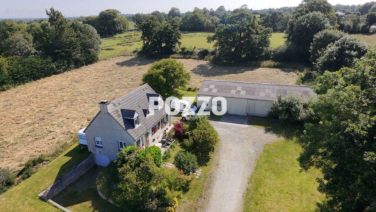 Maison à BRICQUEVILLE-SUR-MER