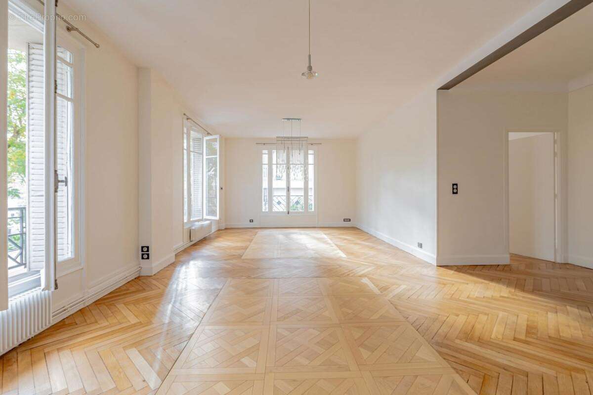 Appartement à PARIS-4E