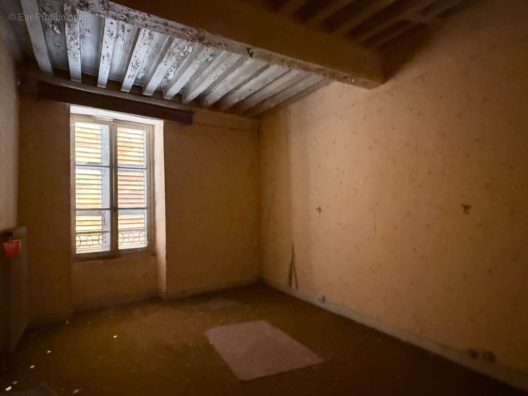 Exclusivité à vendre un immeuble à CHAROLLES (71) - photo 9