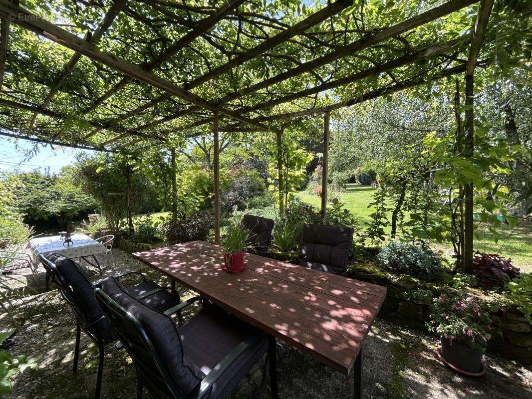 Superbe Longère en Pierre de 413 m2   6 Chambres - photo 2