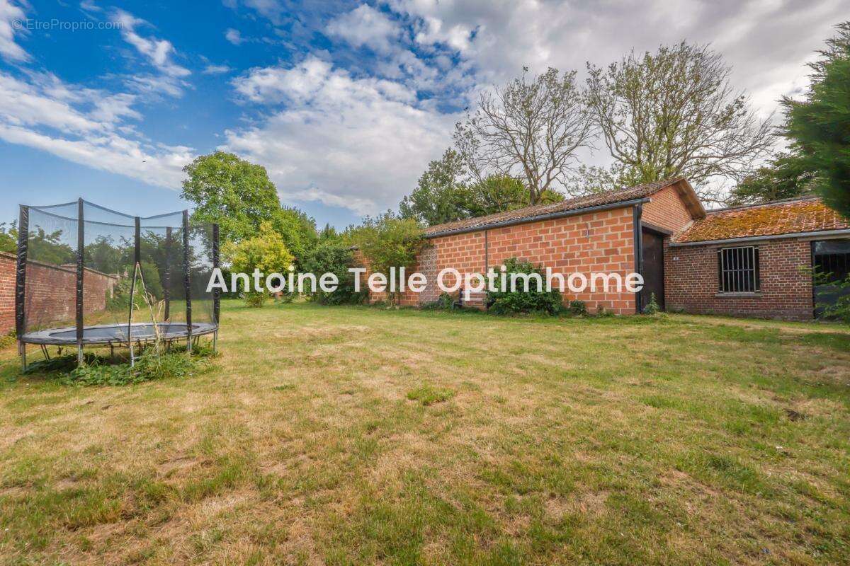 Proche Le Cateau 59360 - Maison individuelle avec nombreuses dépendances & jardin sur 1700m² - photo 2