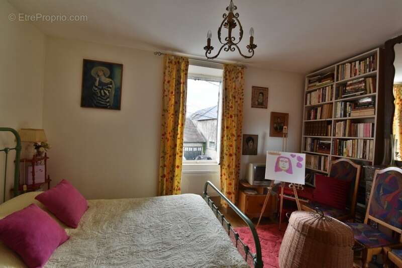 Maison à LE PONT-CHRETIEN-CHABENET