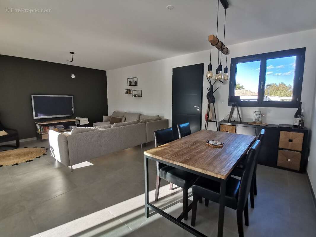 Maison à MEJANNES-LE-CLAP