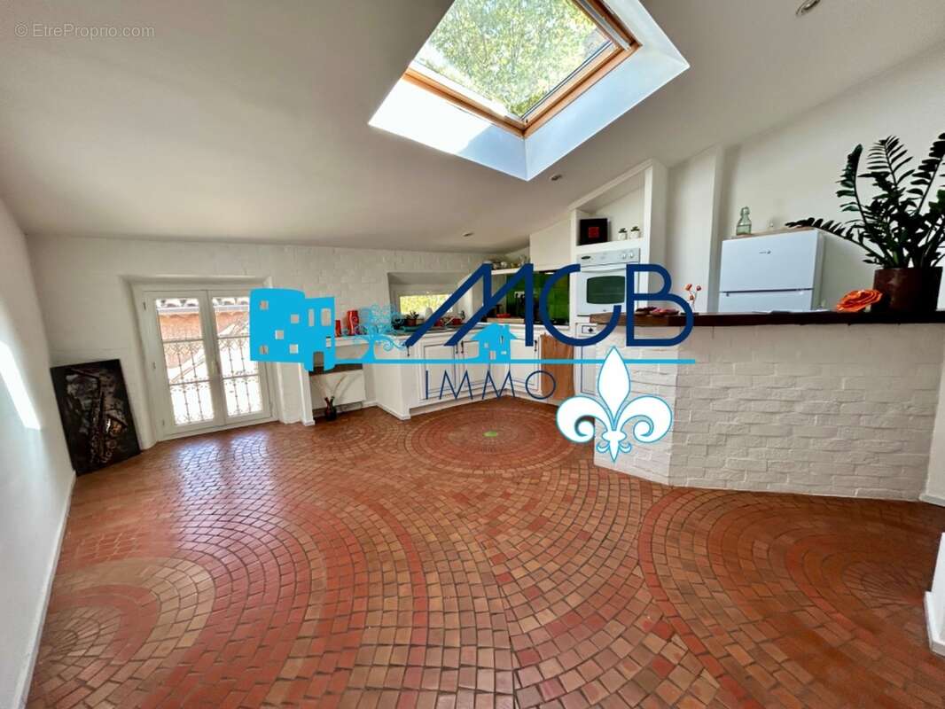 Appartement à SALERNES