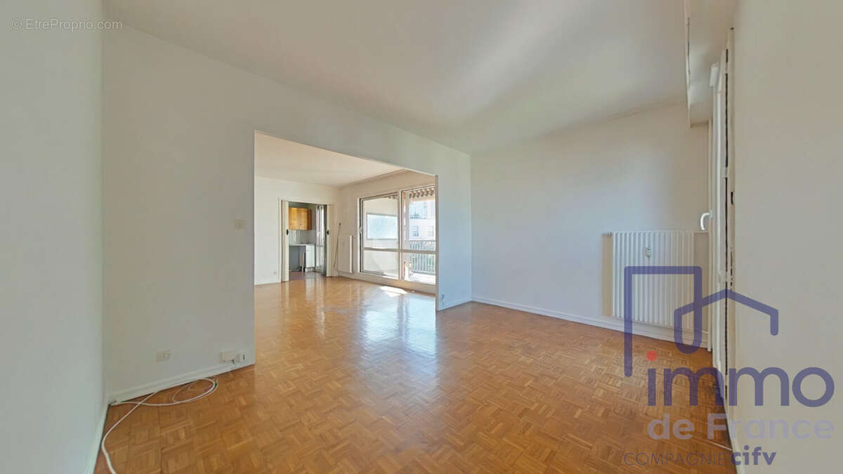 Appartement à SAINT-ETIENNE