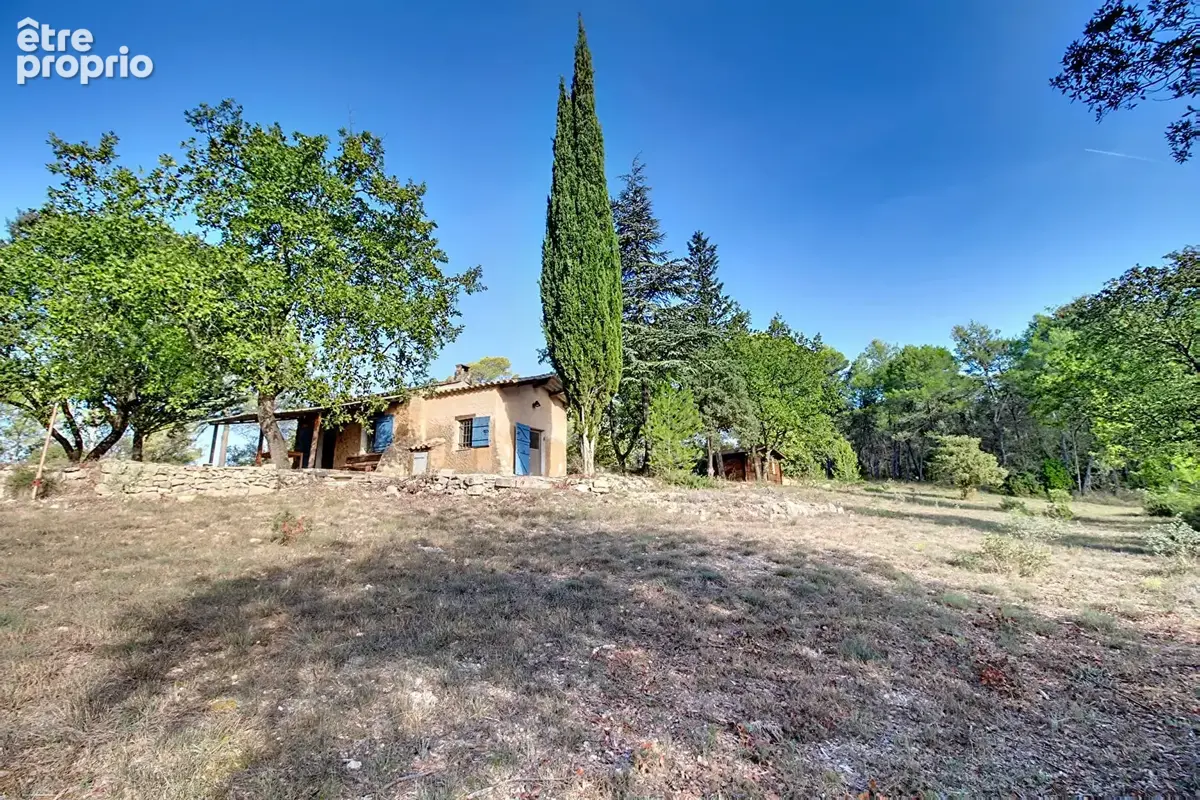 À VENDRE EN EXCLUSIVITÉ - TRANS-EN-PROVENCE - CABANON sur un terrain en zone naturelle de 1,7 hectares - photo 2