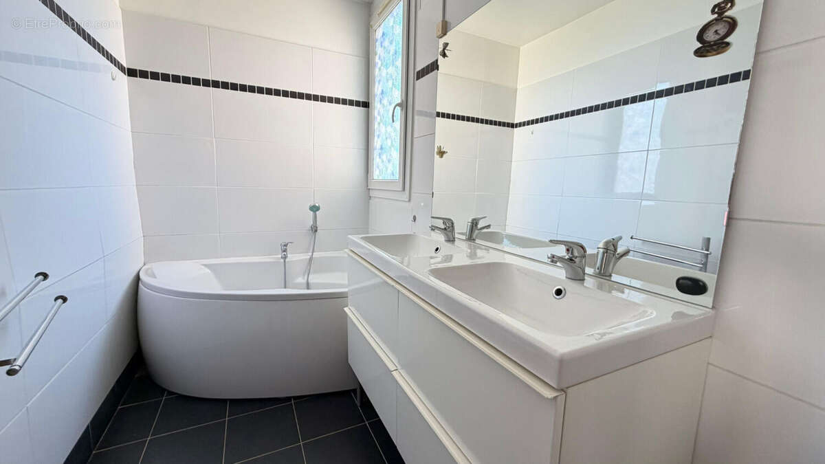 Appartement à EPINAY-SUR-SEINE