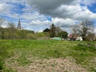 Terrain à BRESLES