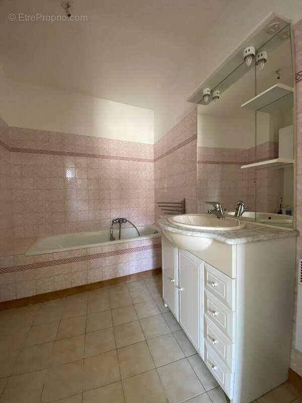 Appartement à LORGUES