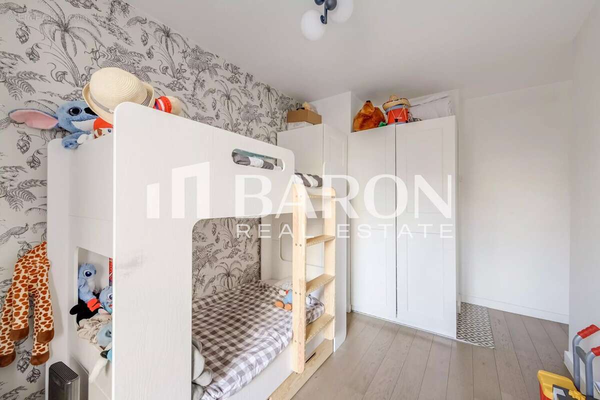 Appartement à LEVALLOIS-PERRET