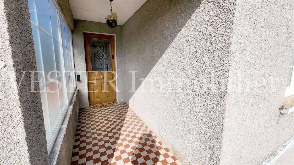 Maison à NEUVIC