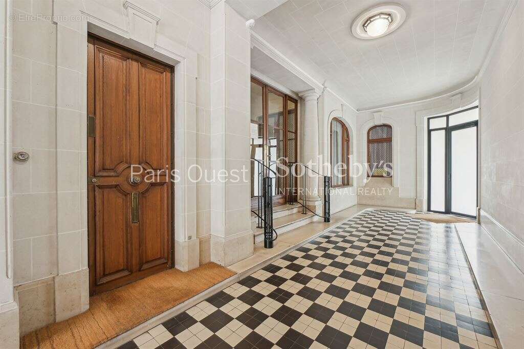 Appartement à PARIS-17E