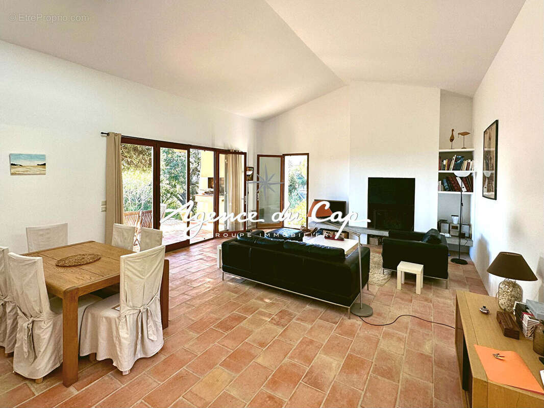 Maison à LES ISSAMBRES