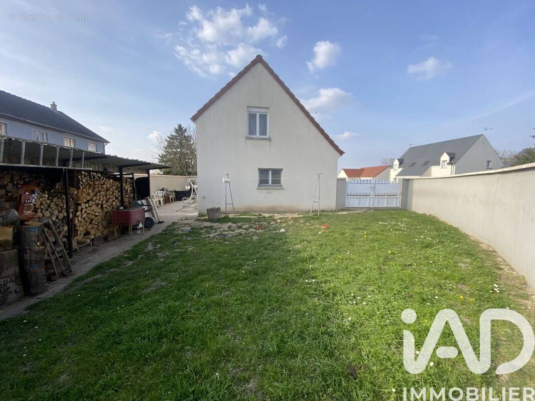 Photo 1 - Maison à SAINT-AY