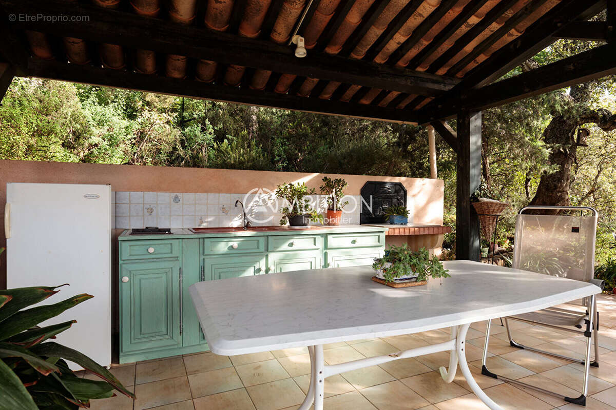 Maison à BAGNOLS-EN-FORET