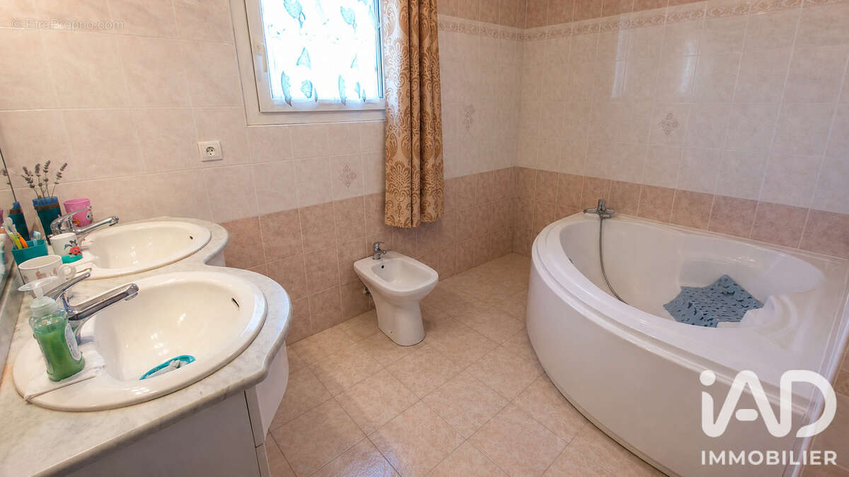 Maison 160 m² à Aynac  - photo 9