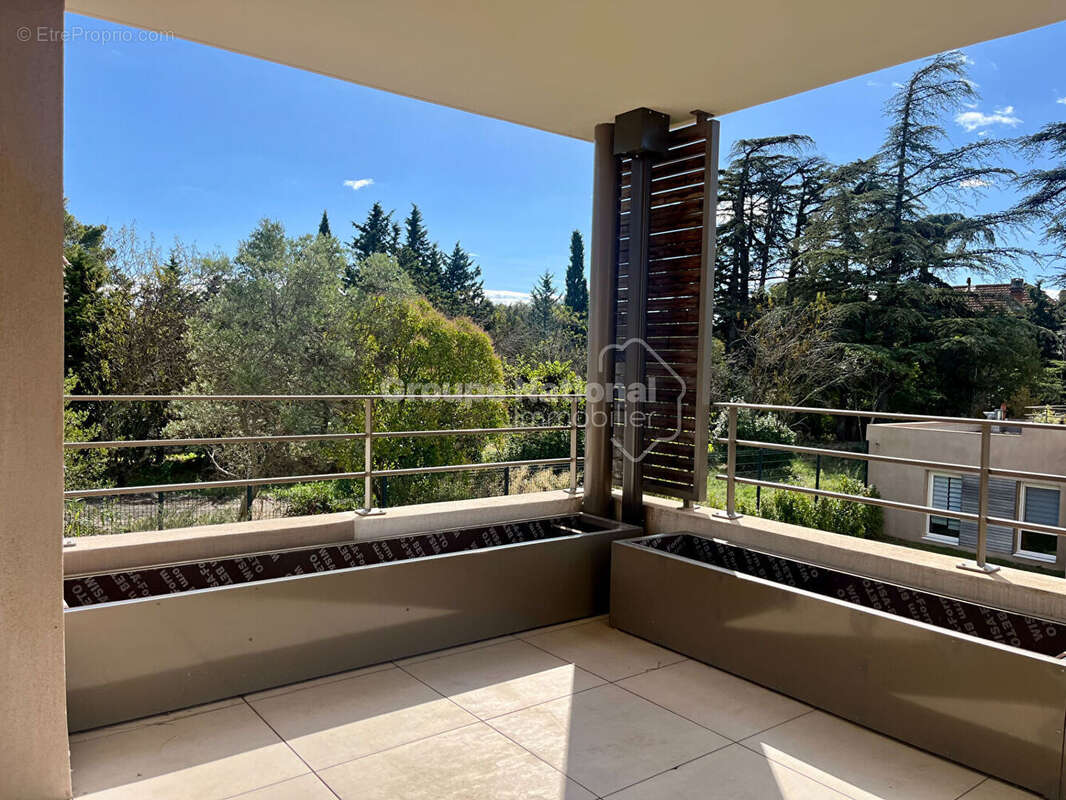 Appartement à VILLENEUVE-LES-AVIGNON