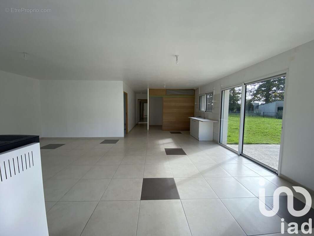 Maison 160 m² à Saint-Hilaire-Les-Andresis  - photo 3