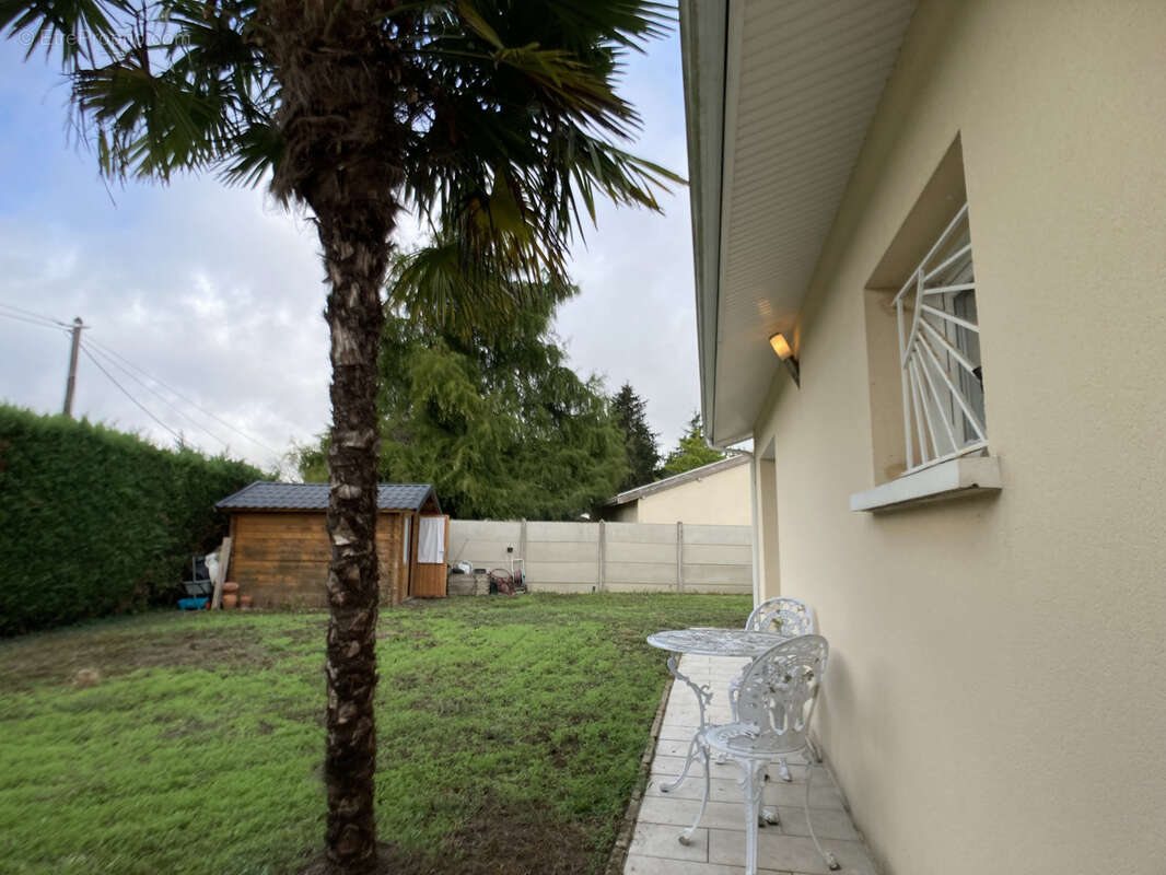 Maison à AMBARES-ET-LAGRAVE