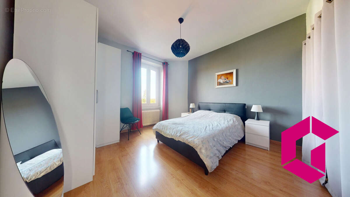 Maison à AUZAT-LA-COMBELLE