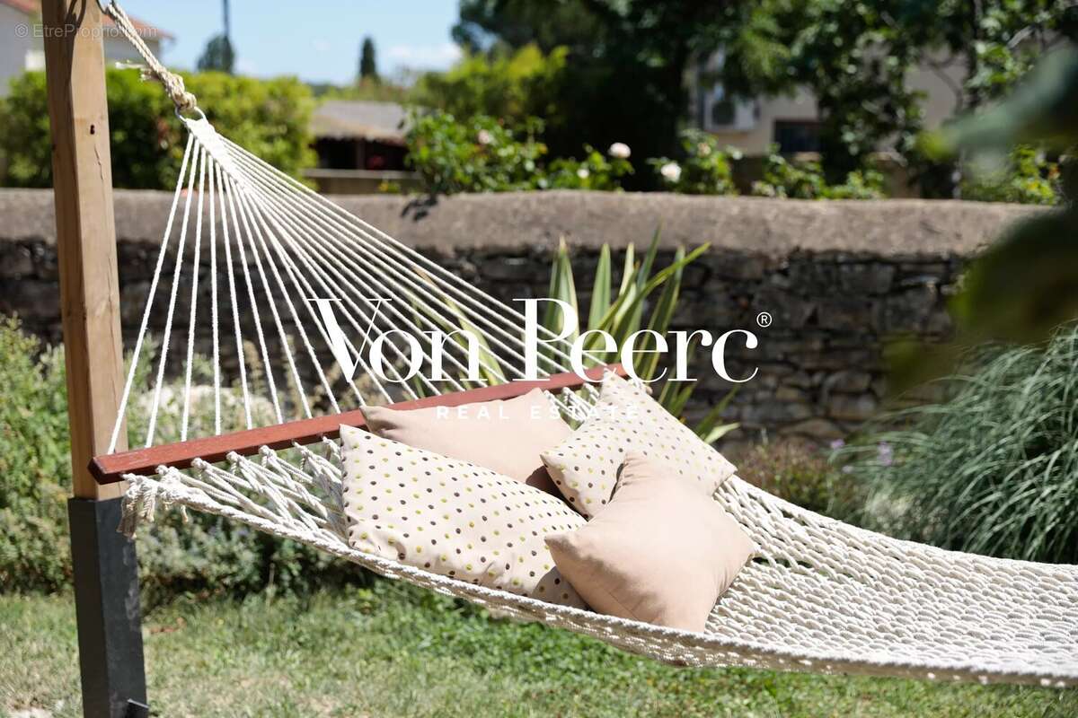 Appartement à SAINT-LAURENT-DES-ARBRES