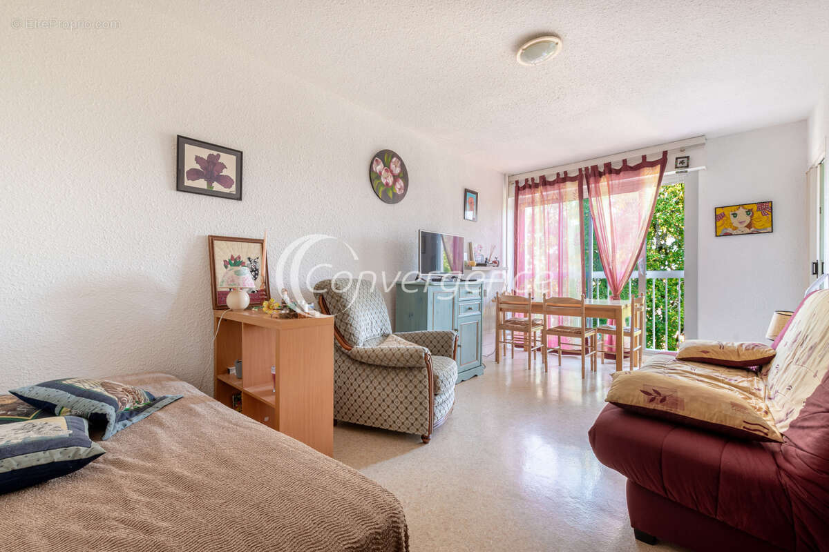 Studio, ascenseur, parking couvert quartier Baudin - photo 2