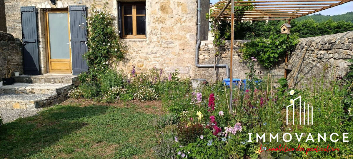 Maison à SAINTE-EULALIE-DE-CERNON