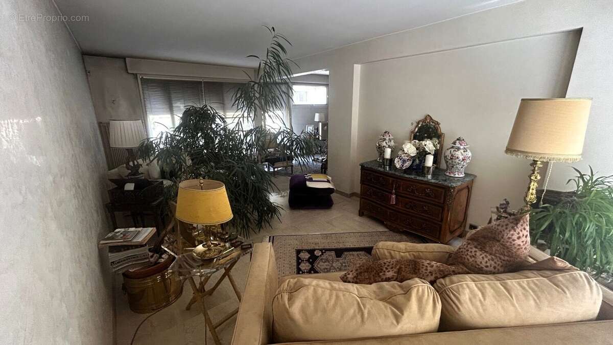 Appartement à vendre Annemasse T4 Attique Salon - Appartement à ANNEMASSE