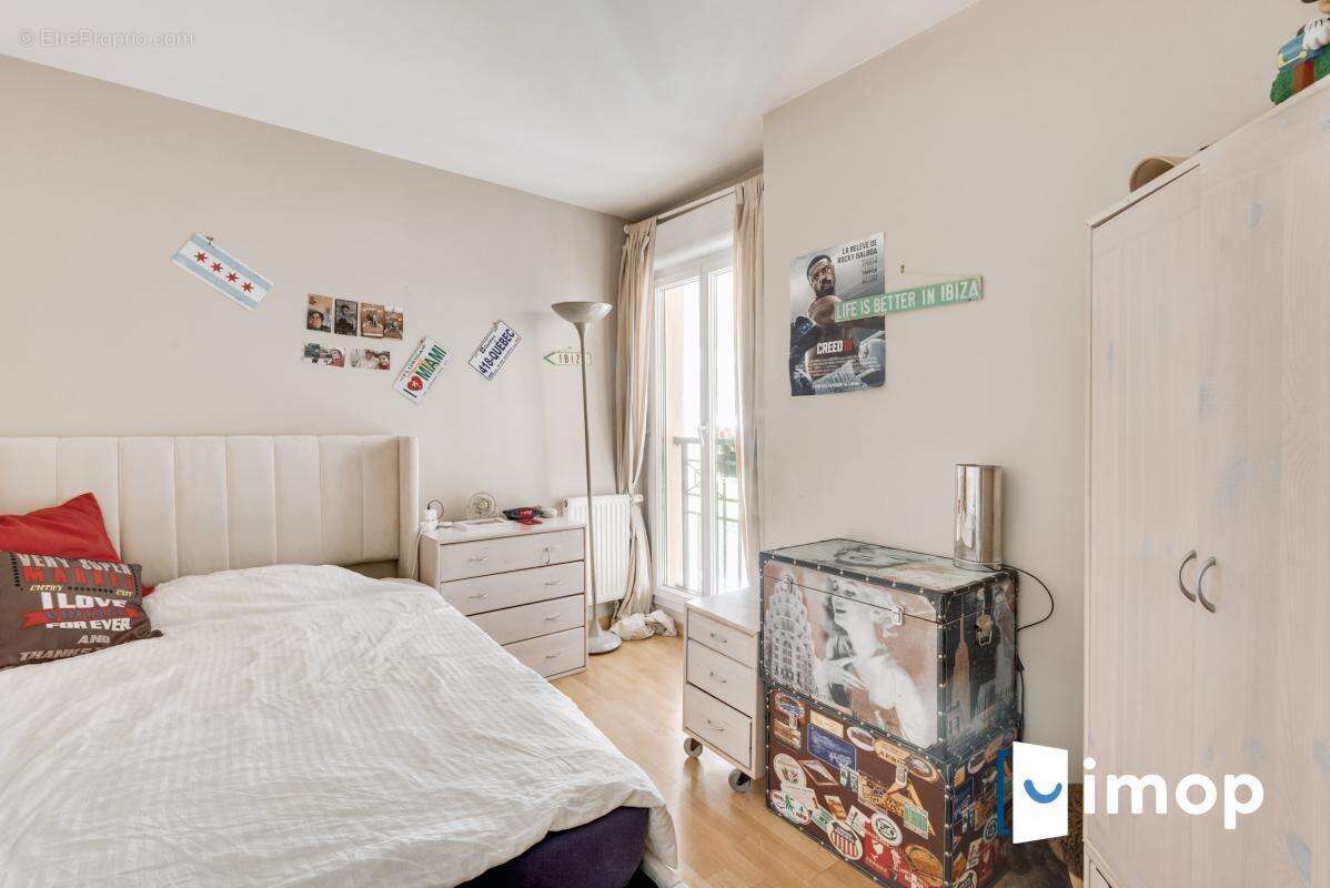 Appartement à COURBEVOIE