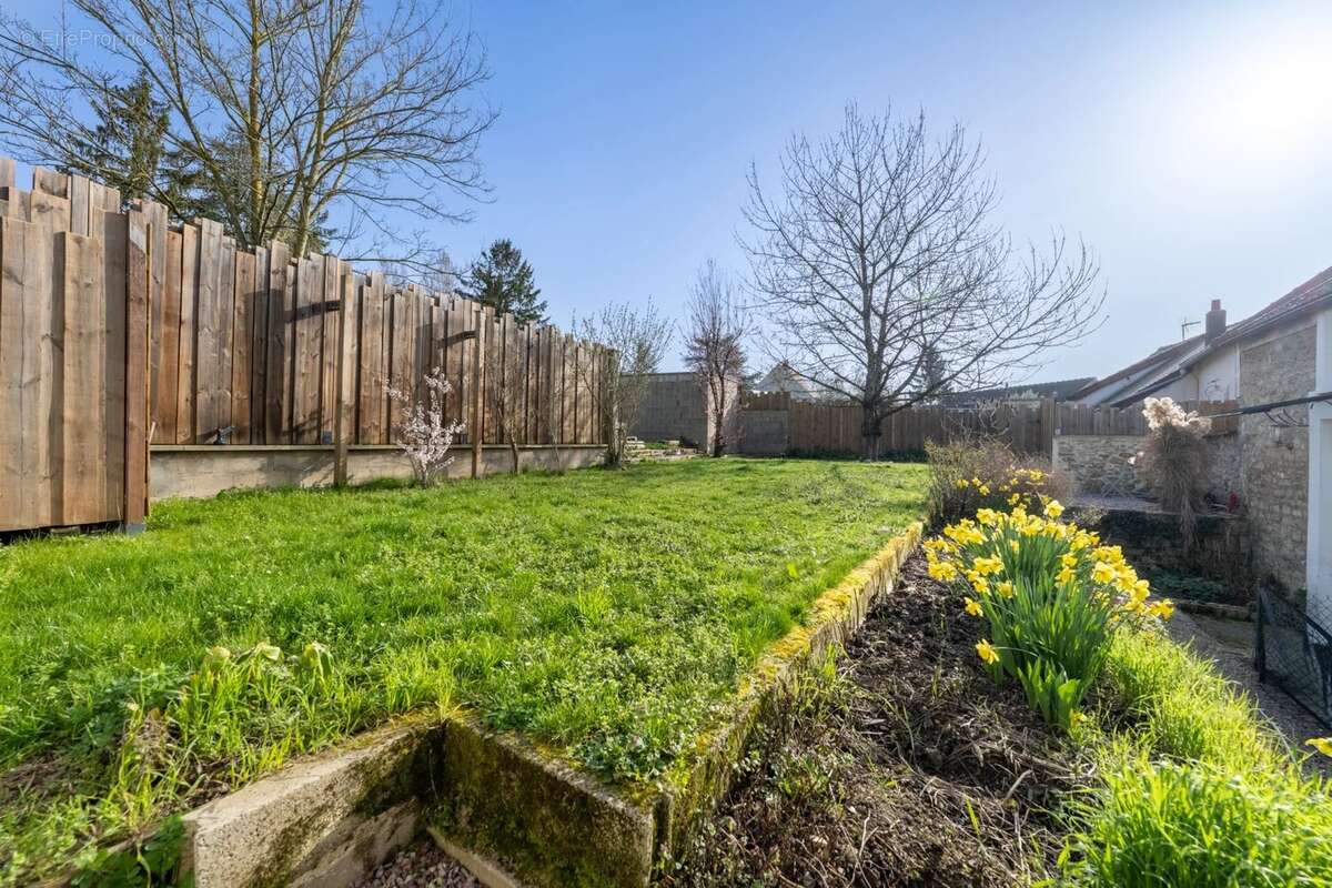 Maison en pierre de 113 m² + 50 m² aménageables + jardin de 500 m² - Brueil-en-Vexin - photo 13