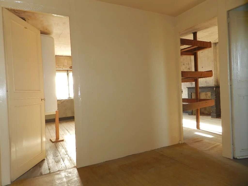 Maison à SAINT-PIERRE-SUR-DIVES