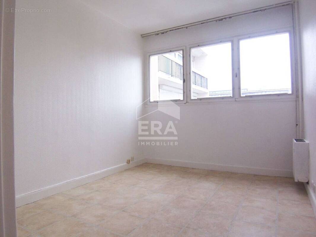Appartement à SAINT-MAUR-DES-FOSSES