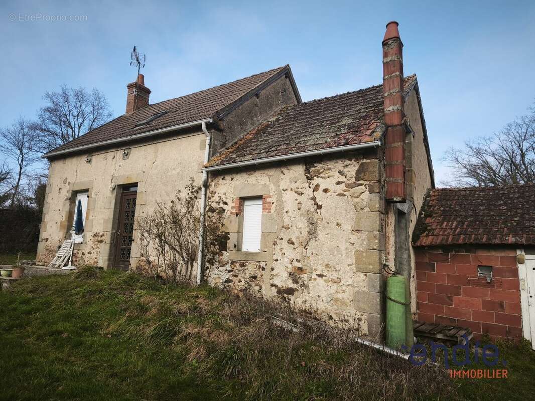 Maison à THENEUILLE