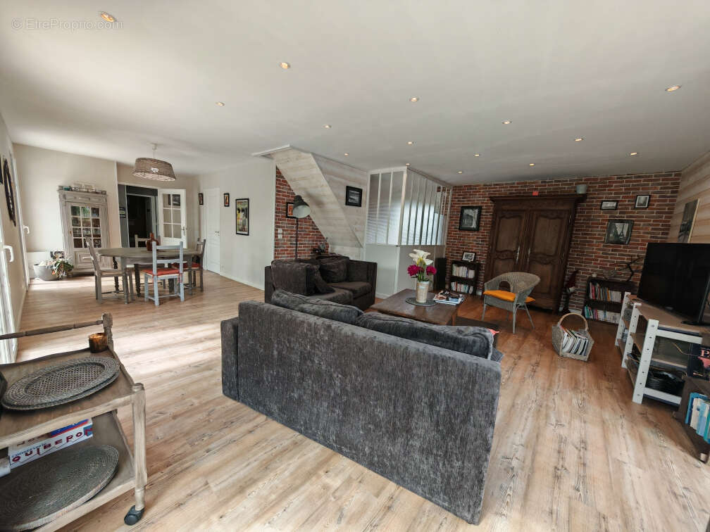 Maison à SAINT-MARTIN-DE-FONTENAY