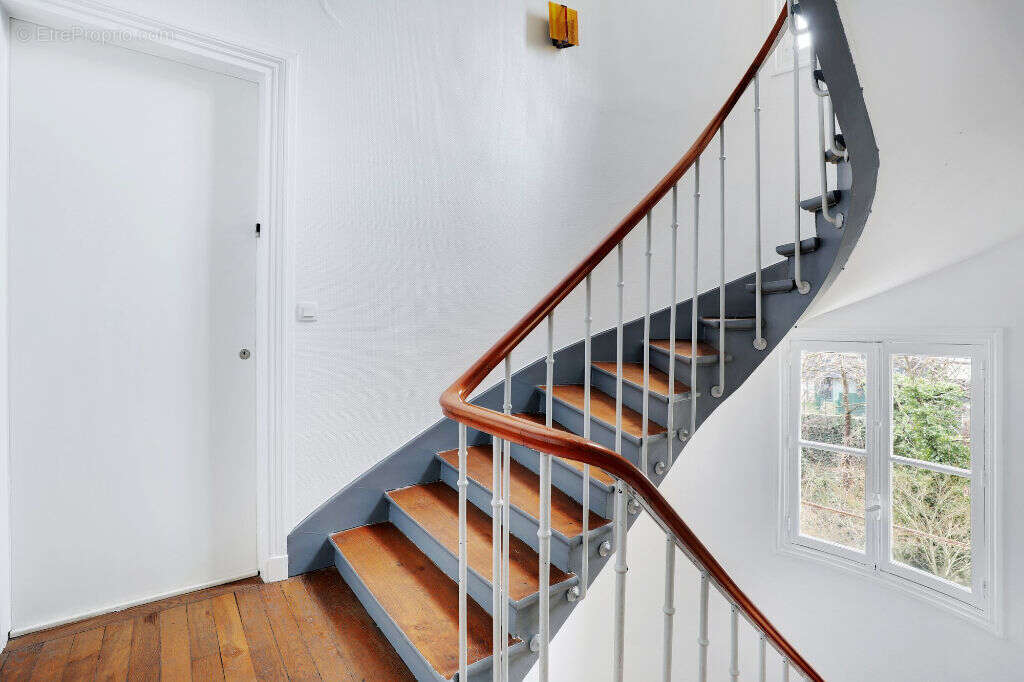 Appartement à PARIS-14E