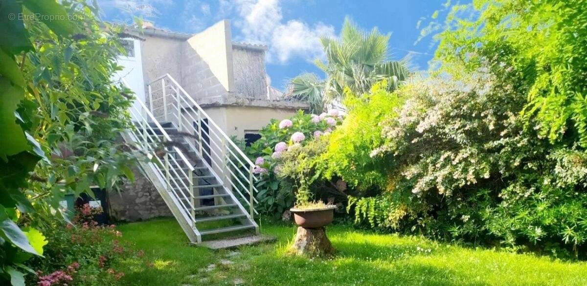 Photo 1 - Maison à L&#039;EGUILLE