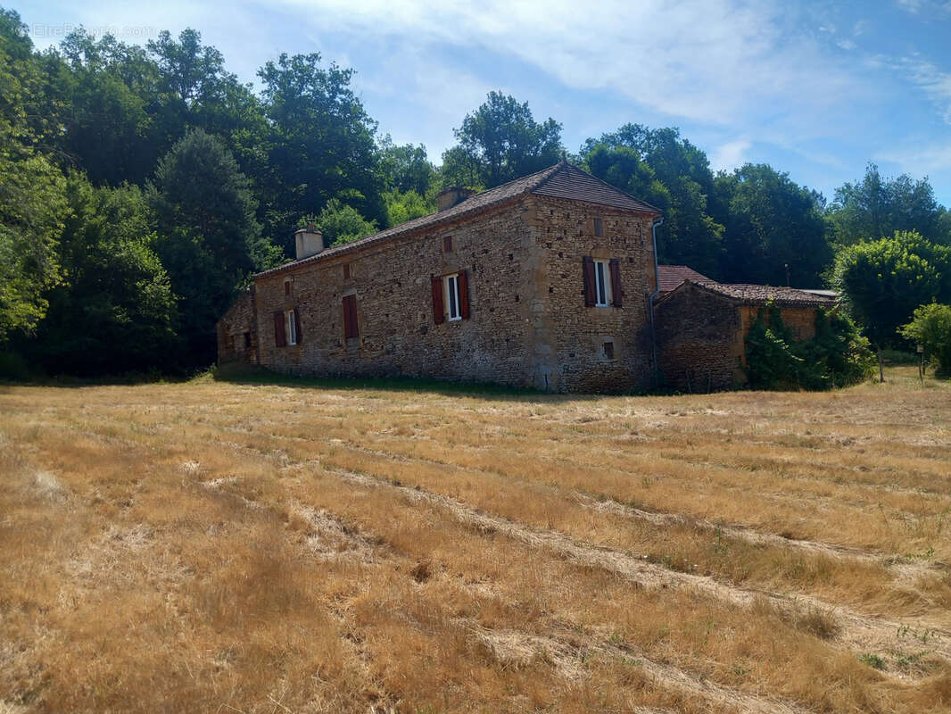 Maison à LOUBEJAC