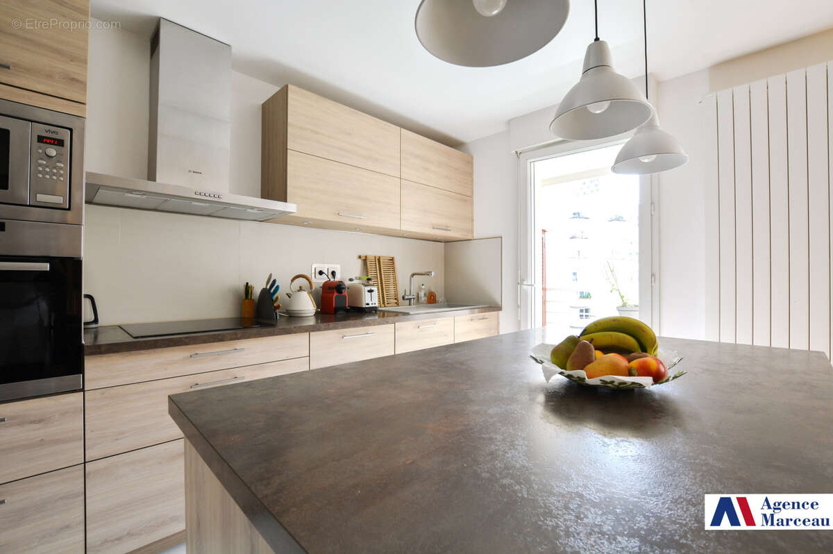 Appartement à COURBEVOIE