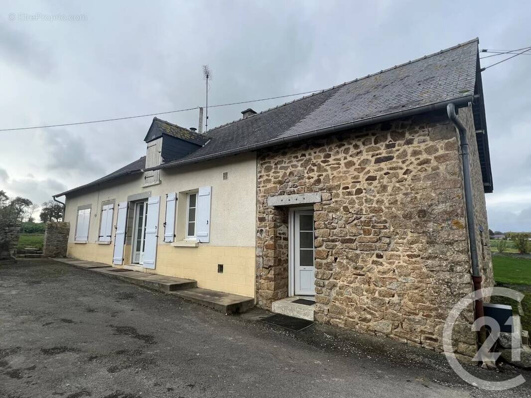 Maison à SAINT-CYR-LE-GRAVELAIS