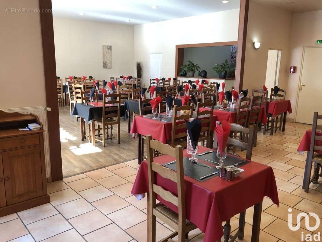 Photo 5 - Commerce à TUFFE