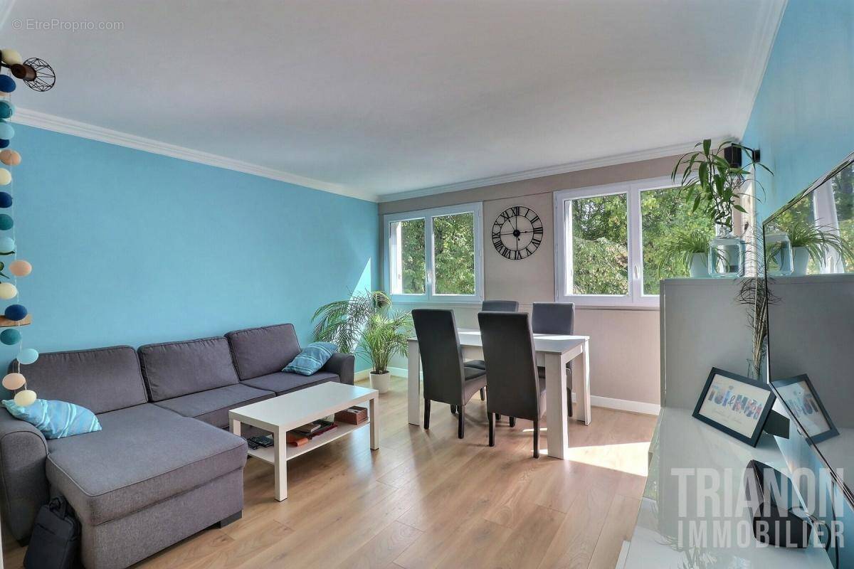 Appartement à VERNEUIL-SUR-SEINE