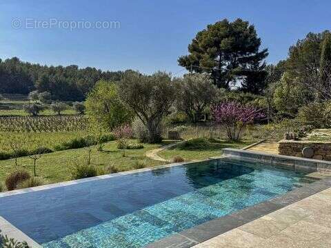 Maison à LE CASTELLET